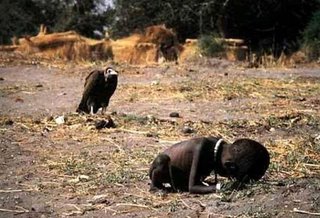 Click image for larger version

Name:	BNW-vulture-waits-for-child-to-die-Sudan1993.jpg
Views:	259
Size:	27.0 KB
ID:	247760