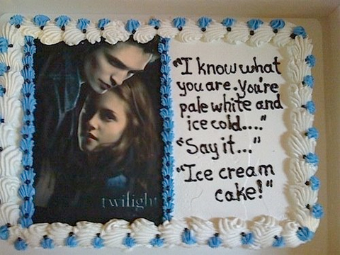 Click image for larger version

Name:	twilight_cake.jpg
Views:	158
Size:	189.7 KB
ID:	248475