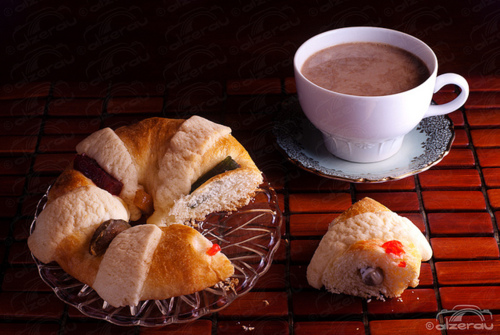 Click image for larger version

Name:	chocolate y rosca.jpg
Views:	308
Size:	123.8 KB
ID:	248677