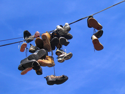 Click image for larger version

Name:	shoefiti.jpg
Views:	206
Size:	87.4 KB
ID:	249785