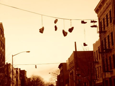 Click image for larger version

Name:	shoefiti-ciudad.jpg
Views:	193
Size:	56.5 KB
ID:	249786